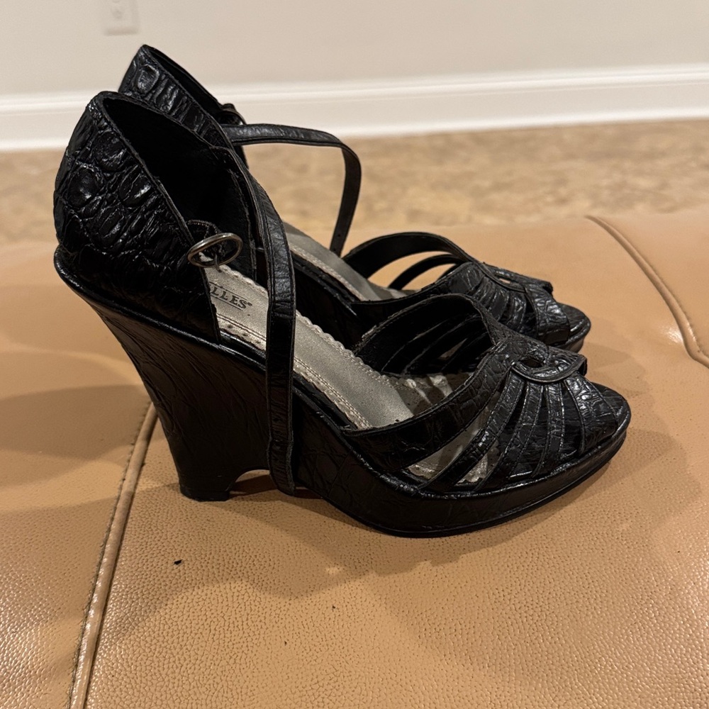 SEYCHELLES Black LEATHER Strappy Heels - Picture 3 of 7